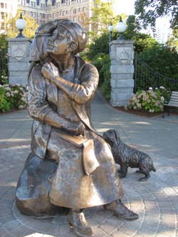 Emily Carr Statue