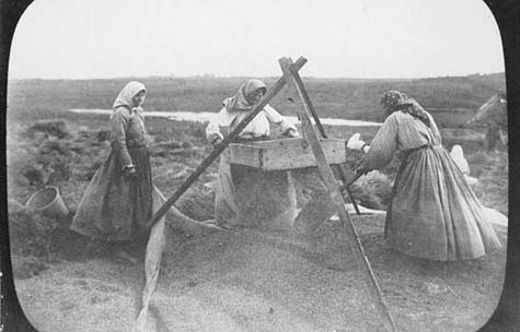 Doukhobor women C-008891)